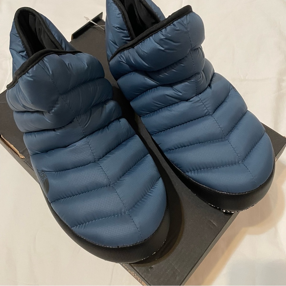 navy the north face men’s thermoball traction boots - Picture 3 of 6